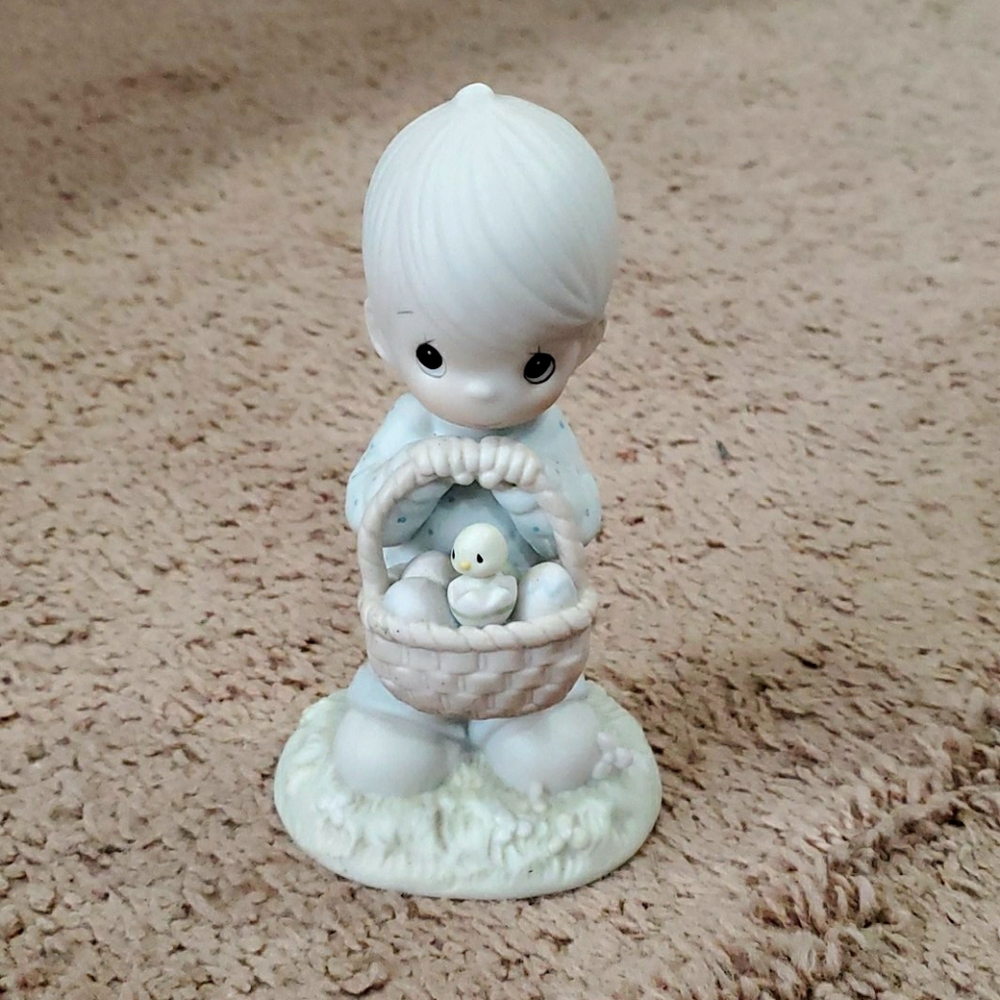 Precious Moments "Basket full of blessings"